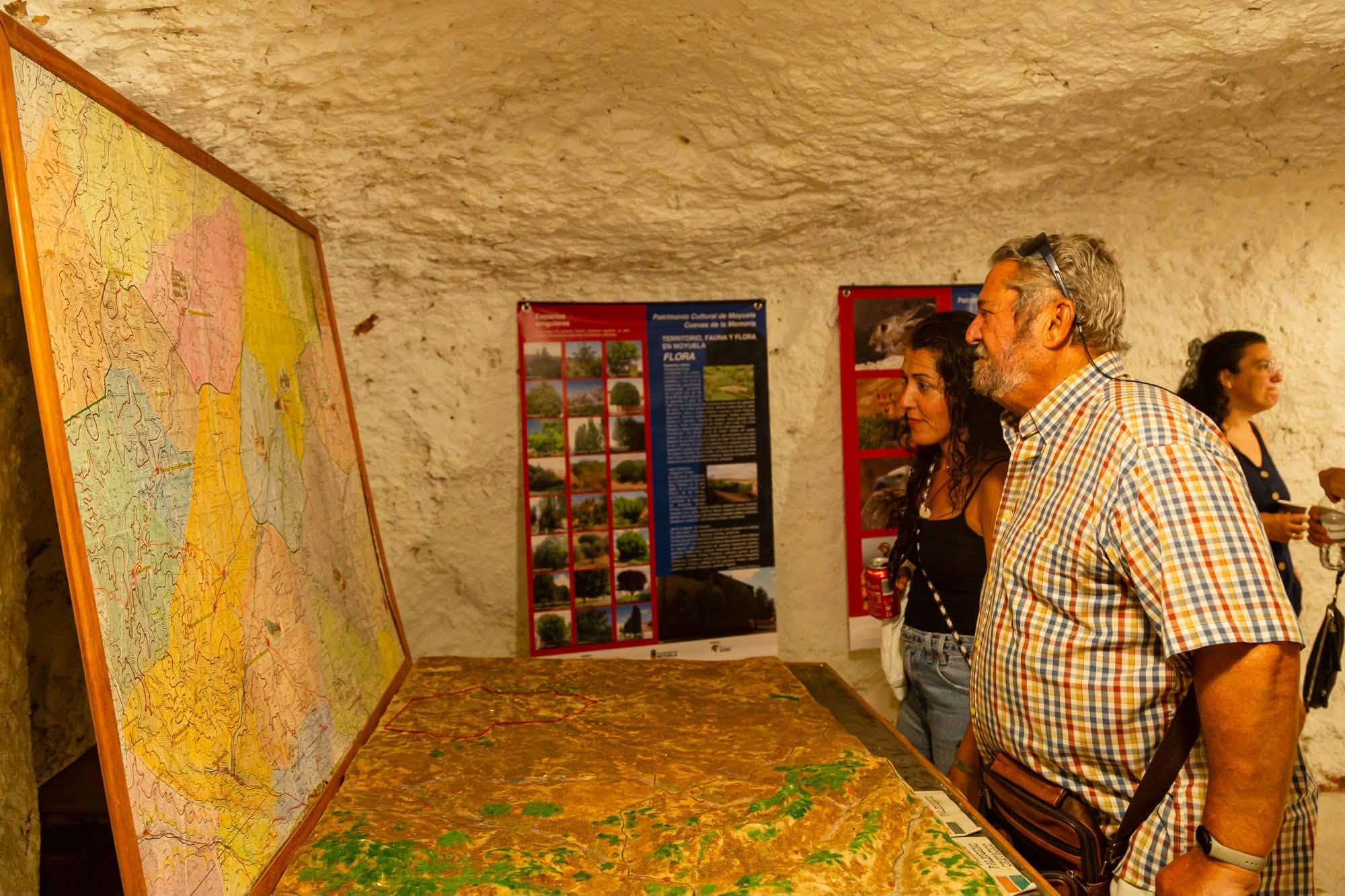 I Jornadas Trogloditas Contemporáneas visitas guiadas
