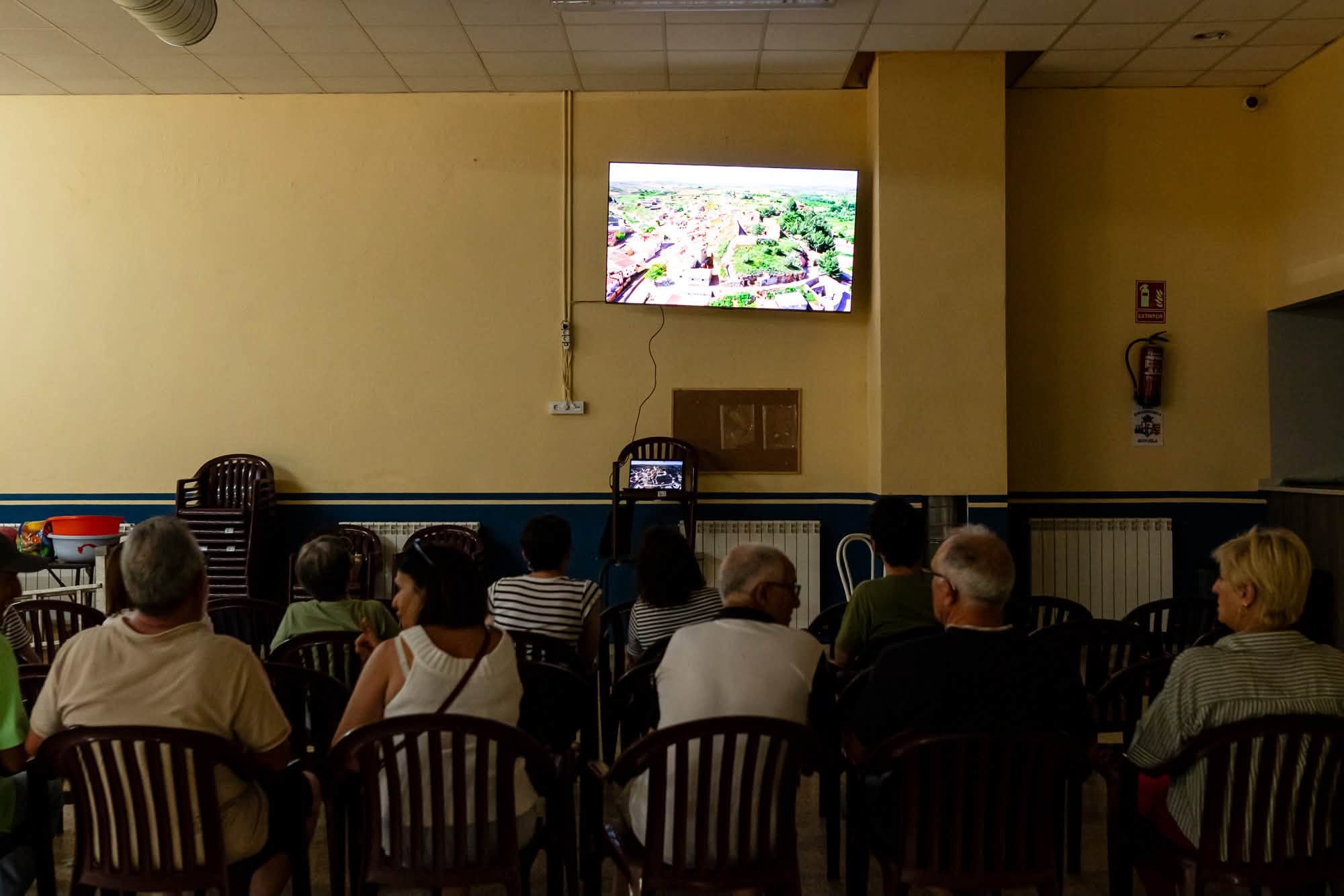 proyección Jornadas Trogloditas Contemporáneas
